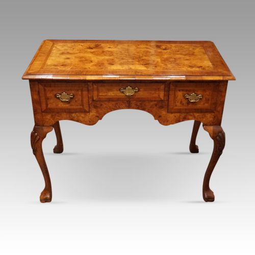Queen Anne Style Walnut Dressing Table