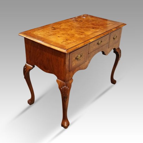 fig 1. Queen Anne style walnut dressing table
