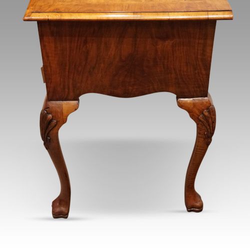 fig 8. Queen Anne style walnut dressing table