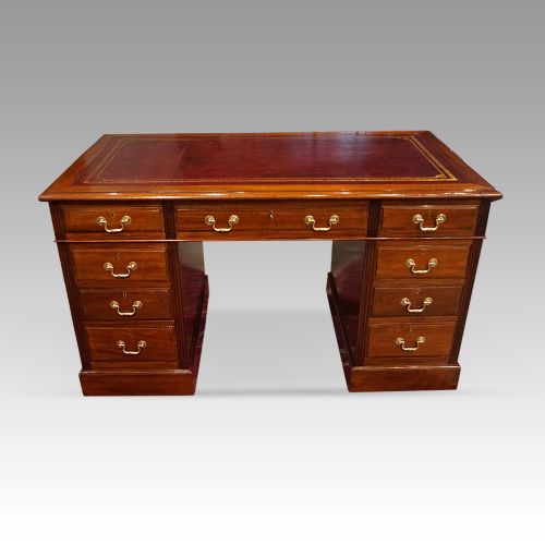 Edwardian Mahogany Pedestal Desk