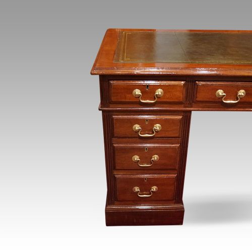 fig 3. Edwardian mahogany pedestal desk 122cms