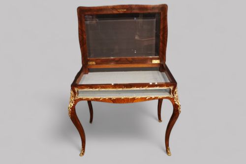 fig 9. Large 19thc rosewood curio cabinet