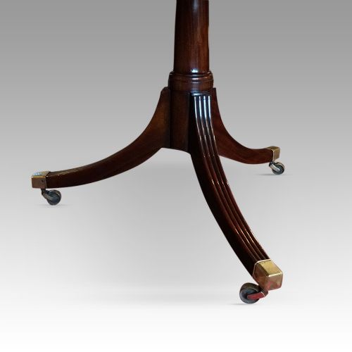 fig 1. Georgian style mahogany twin pillar dining table