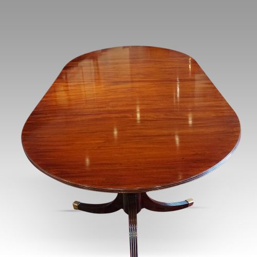 fig 3. Georgian style mahogany twin pillar dining table