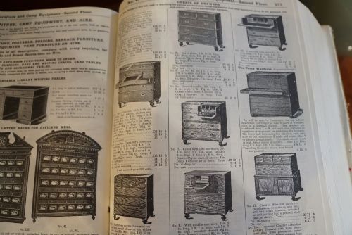 fig 9. Victorian campaign chest