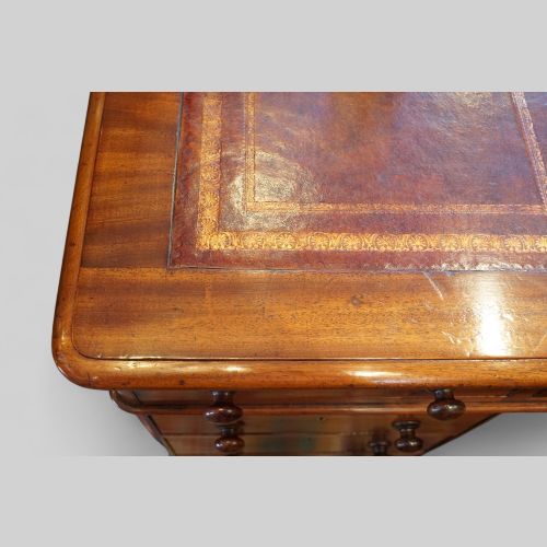 fig 4. Victorian mahogany pedestal desk 153cms
