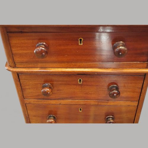 fig 5. Victorian mahogany pedestal desk 153cms
