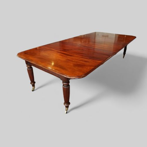 fig 1. Regency mahogany extending dining table