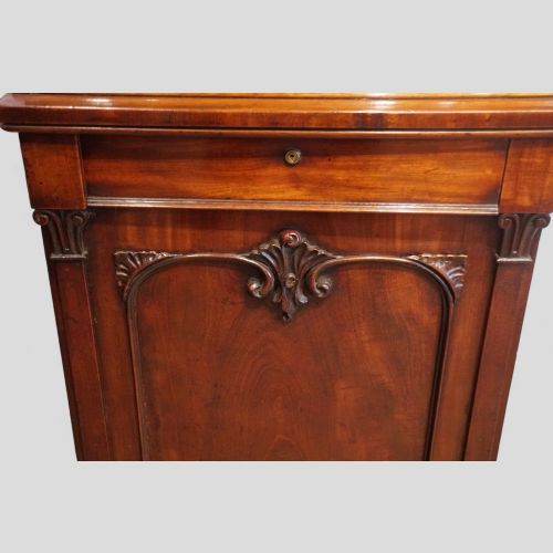 fig 2. William IV mahogany collectors estate cabinet