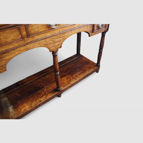 fig 5. Antique oak South Wales pot board dresser