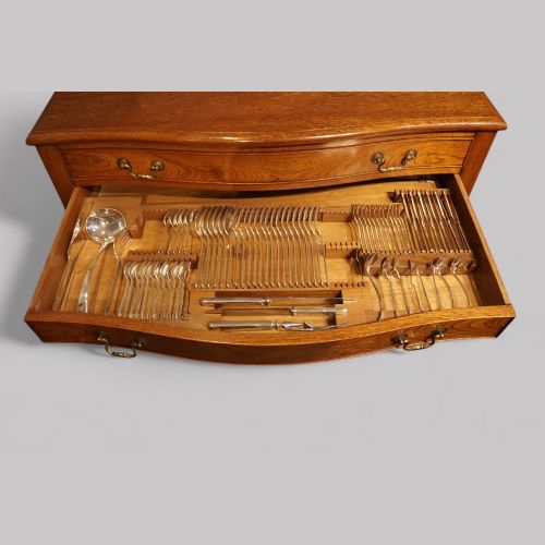 fig 8. George VI canteen of Elkington & co cutlery