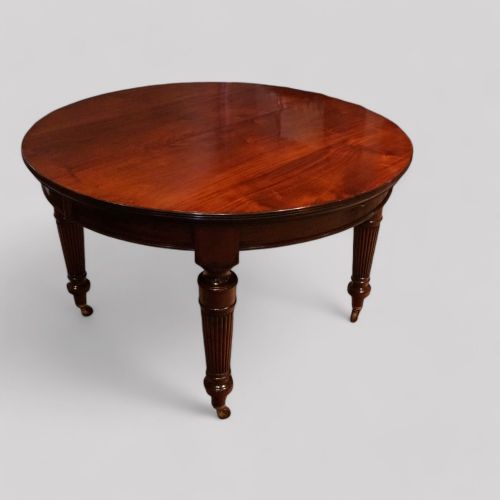 fig 5. Edwardian mahogany circular dining table