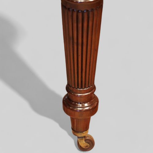 fig 6. Edwardian mahogany circular dining table