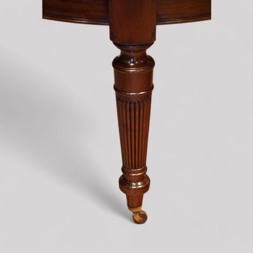 fig 8. Edwardian mahogany circular dining table