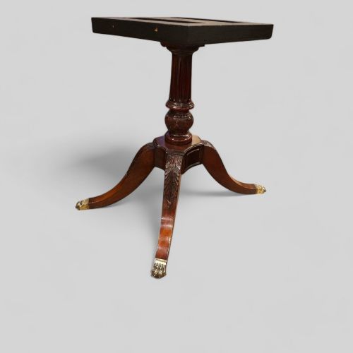 fig 2. Georgian mahogany 3 pillar dining table
