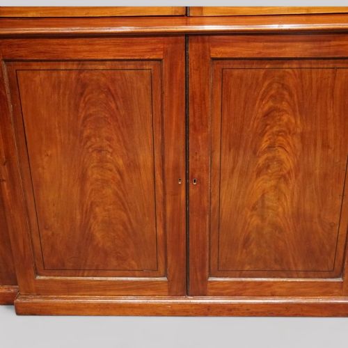 fig 3. George III mahogany breakfront bookcase