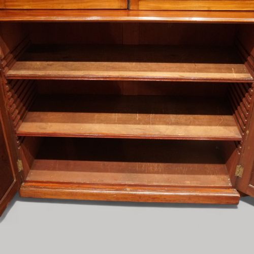 fig 5. George III mahogany breakfront bookcase