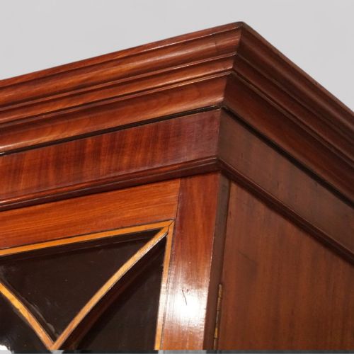 fig 7. George III mahogany breakfront bookcase