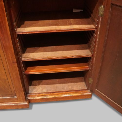 fig 8. George III mahogany breakfront bookcase