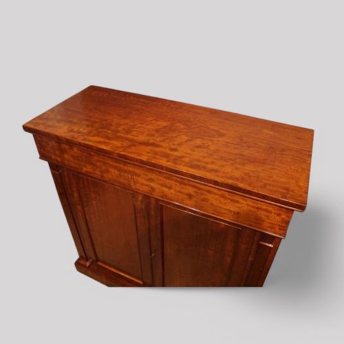 fig 5. William IV mahogany chiffonier sideboard
