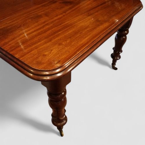 fig 3. William IV mahogany extending dining table