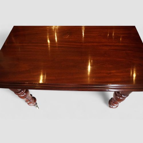 fig 4. William IV mahogany extending dining table