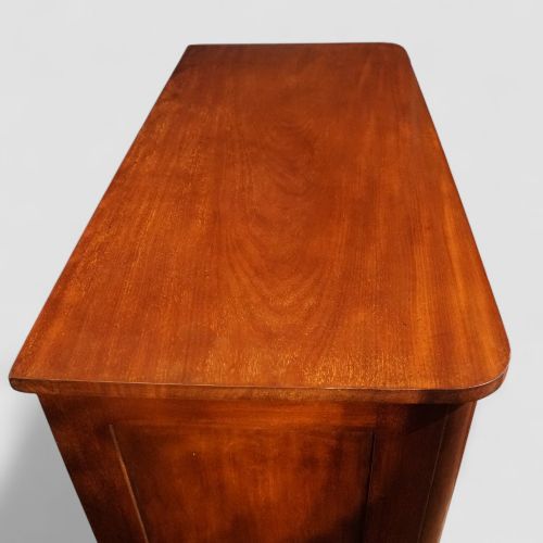 fig 2. Victorian Mahogany Chest of Drawers | Antique Flame Veneer