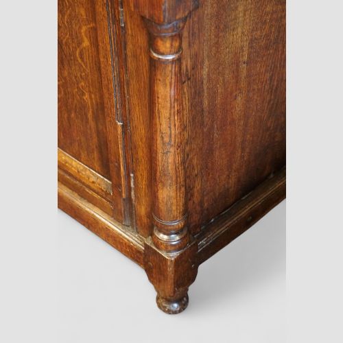 fig 1. 18th Century Oak Dresser Base with Wide Central Dog Kennel