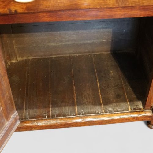 fig 2. 18th Century Oak Dresser Base with Wide Central Dog Kennel