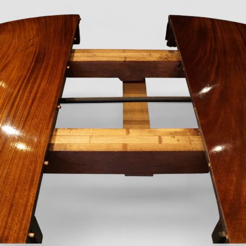fig 4. Victorian Mahogany Extending Dining Table with Two Leaves and Fluted Legs