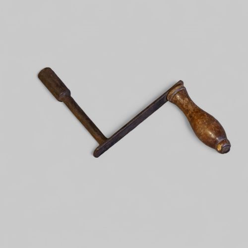 fig 6. Victorian Mahogany Extending Dining Table with Two Leaves and Fluted Legs