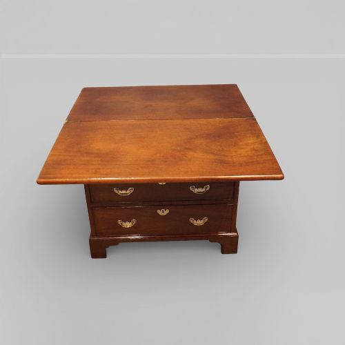 fig 8. George II mahogany bachelor’s chest