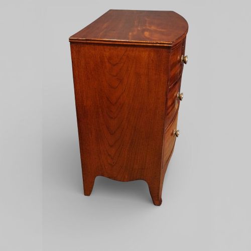 fig 4. Regency mahogany small bow front chest of drawers