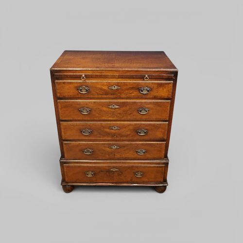 GEORGE I STYLE WALNUT CHEST OF DRAWERS
