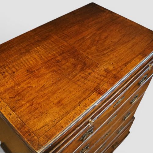 GEORGE I STYLE WALNUT CHEST OF DRAWERS - ADDITIONAL PHOTO 9
