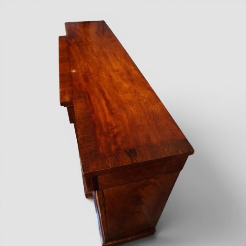19TH CENTURY MAHOGANY BREAKFRONT SIDE CABINET - ADDITIONAL PHOTO 10