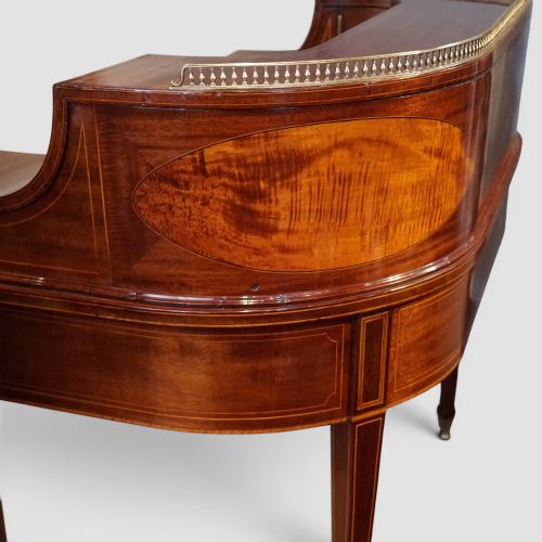 EDWARDIAN INLAID MAHOGANY CARLTON HOUSE DESK - ADDITIONAL PHOTO 2