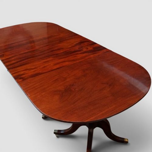 ANTIQUE MAHOGANY TRIPLE PEDESTAL EXTENDING DINING TABLE LARGE 3 PILLAR DINING TABLE - ADDITIONAL PHOTO 1
