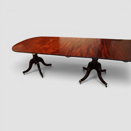 ANTIQUE MAHOGANY TRIPLE PEDESTAL EXTENDING DINING TABLE LARGE 3 PILLAR DINING TABLE - ADDITIONAL PHOTO 5
