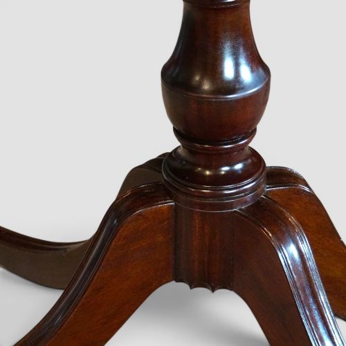 REGENCY STYLE MAHOGANY THREE PILLAR EXTENDING DINING TABLE CIRCA 1910 - ADDITIONAL PHOTO 3