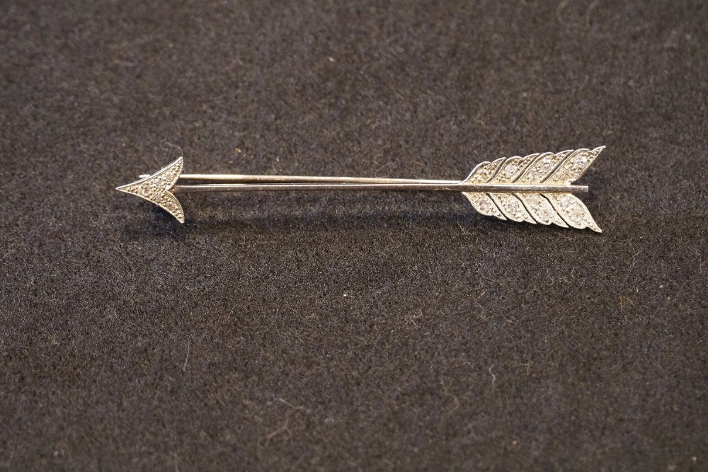Platinum and diamond arrow broach 
