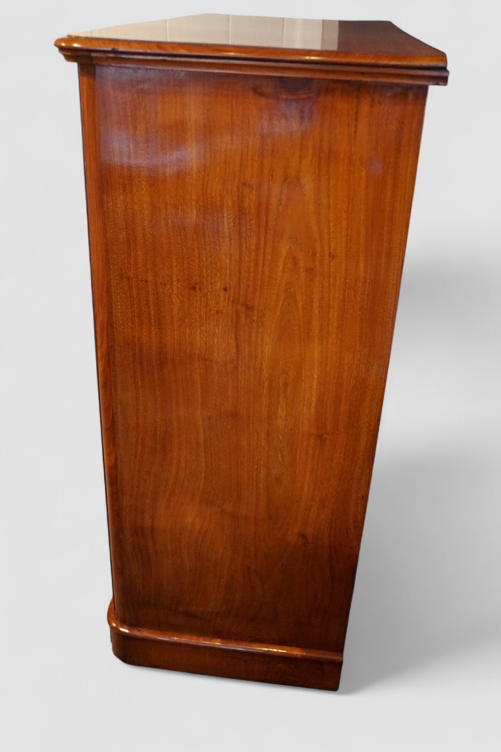 Victorian Burr Walnut Chest of Drawers View VIII