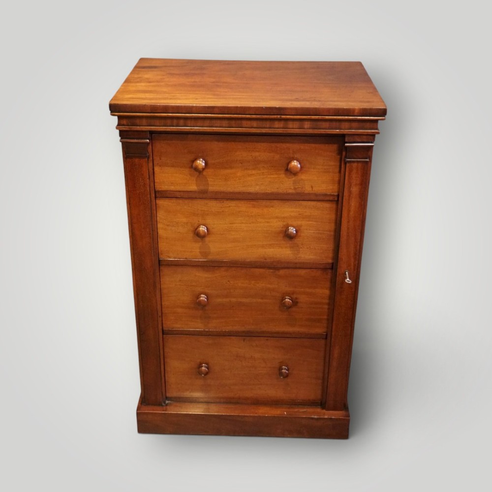 Victorian Mahogany 4 Drawer Wellington Chest