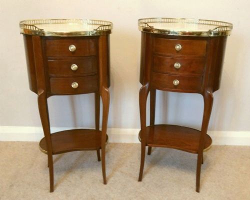 Fine Pair C1900 French Flame Mahogany Bedside Cabinets