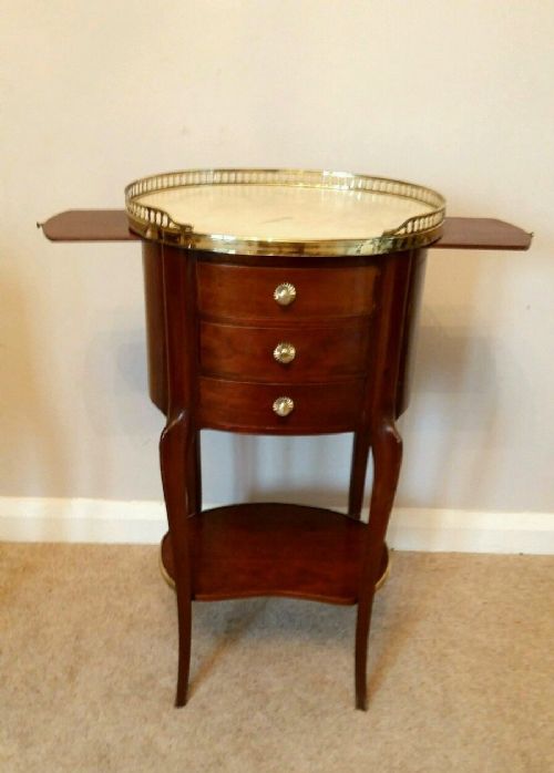 fig 2. Fine Pair c1900 French Flame Mahogany Bedside Cabinets