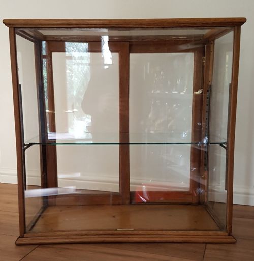 Showcase Shop Display Cabinet; Dudley & Co Ltd Holloway London Maker