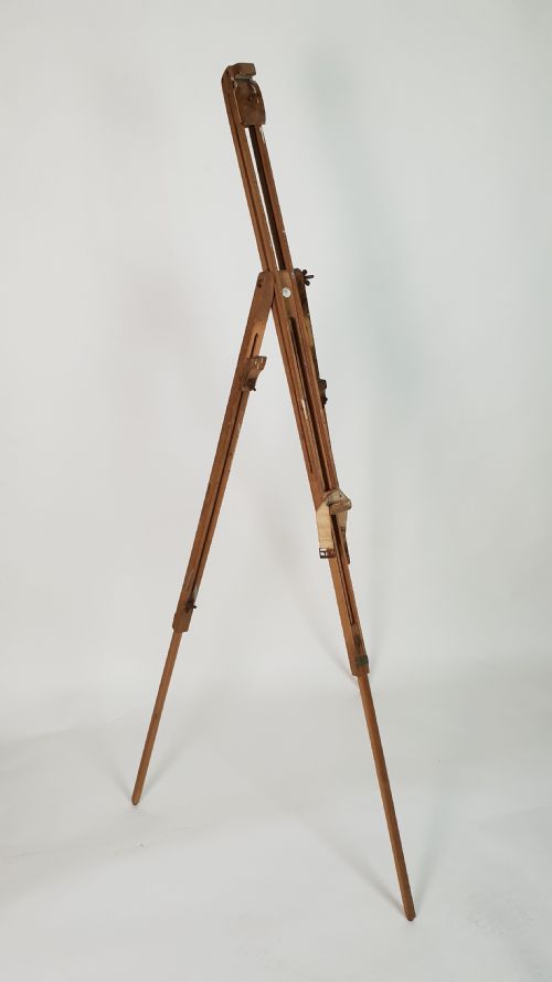 fig 1. Windsor Newton London Artists Travel Beech Foldable Adjustable Easel