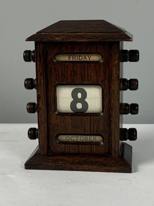 Oak Perpetual Desk Calendar