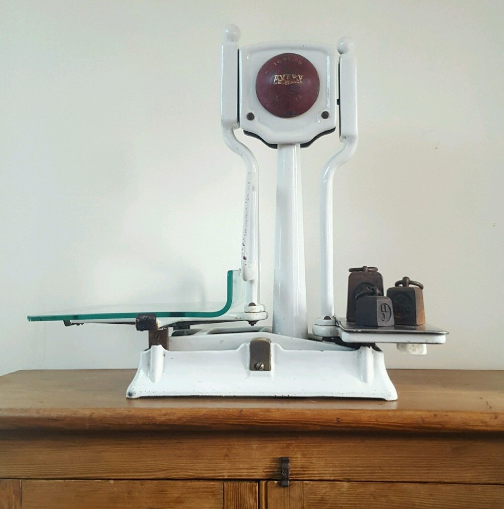 Kitchenalia Enamel Avery Weighing Scales embossed 