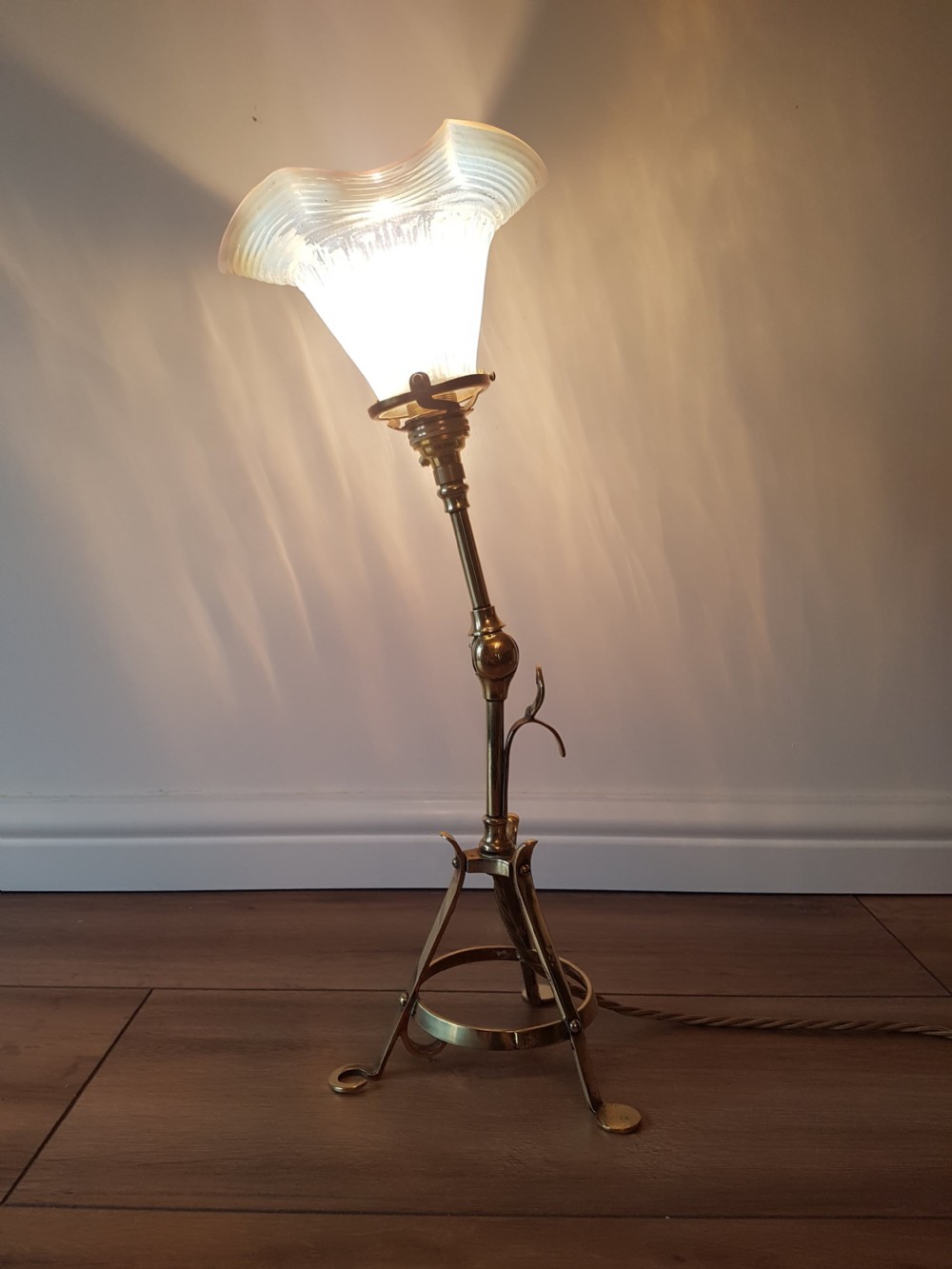 C1900 ADJUSTABLE PULLMAN DESK WALL LAMP; REWIRED. MILK VASELINE SHADE. PAT TESTED View VI